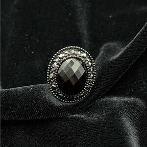 Elegant Black and Silver Women's Ring